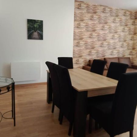 Gonnelles Appartement T3 Centre Ville Rdc D أجان المظهر الخارجي الصورة