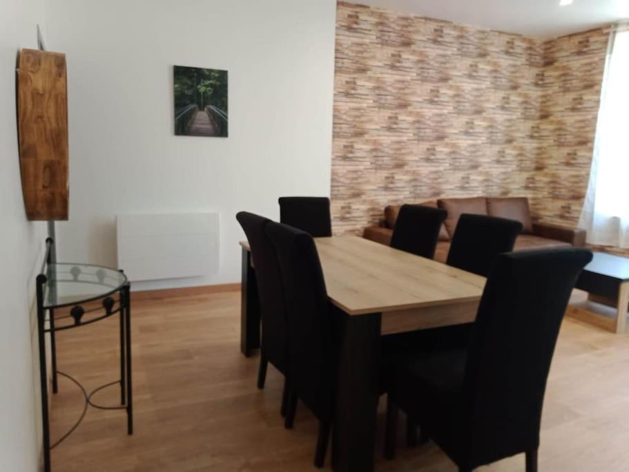 Gonnelles Appartement T3 Centre Ville Rdc D أجان المظهر الخارجي الصورة