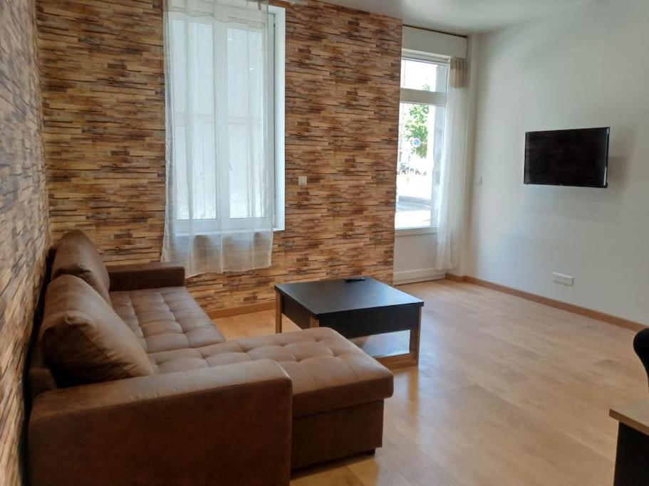 Gonnelles Appartement T3 Centre Ville Rdc D أجان المظهر الخارجي الصورة